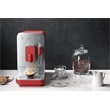 SMEG BCC02RDMEU automata kávéfőző, Medium, szálcsiszolt alumínium front, tejhabosító funkció, piros